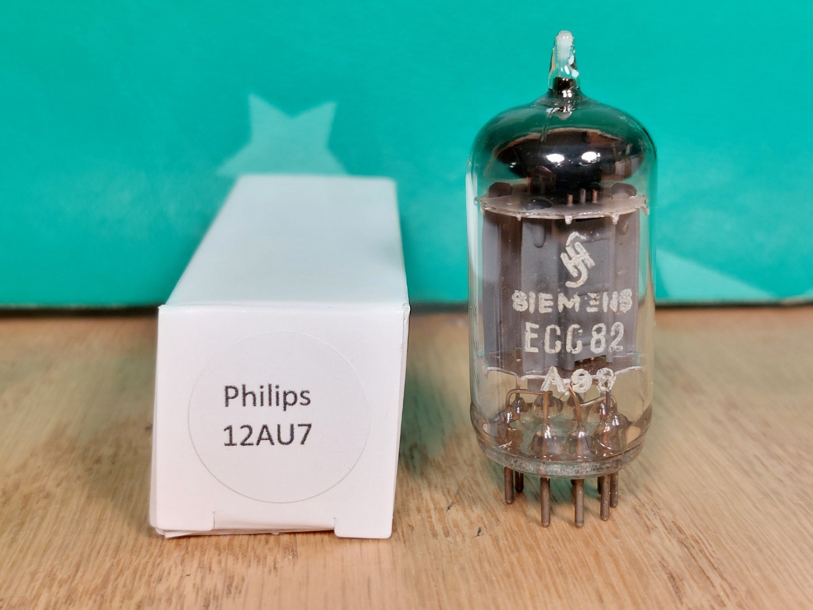 Philips Copenhagen 12AU7 ECC82 Welded Plate D-getter k6A 1953 Vacuum Tube