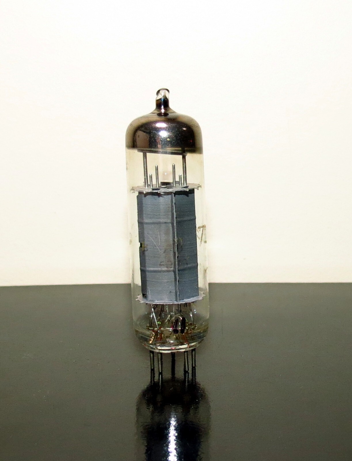 RARE Raytheon 7189/EL84/6BQ5 Large O-getter tube – 1960 – Very Strong