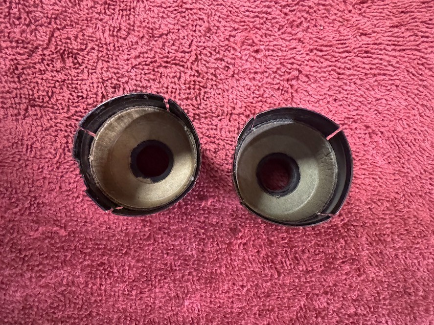 2 Amphenol Cap Hood Tube Socket cover connectors 5 6 7 8 Pin radio eye tube