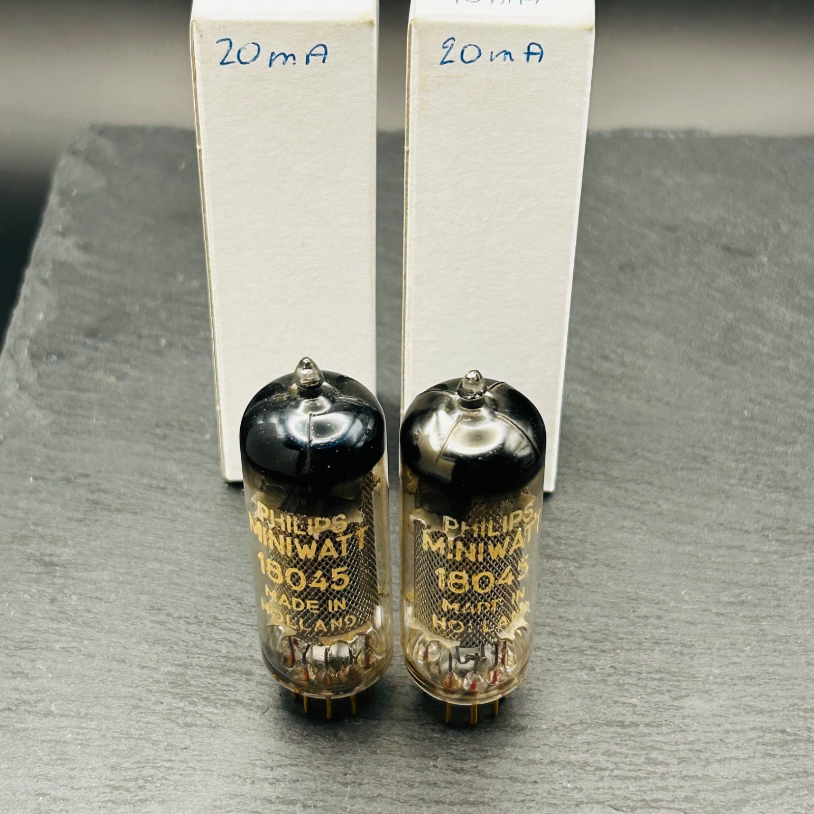 2x Philips Miniwatt 18045 Special Quality Tubes – Mesh Plate– Gold Pins– Holland
