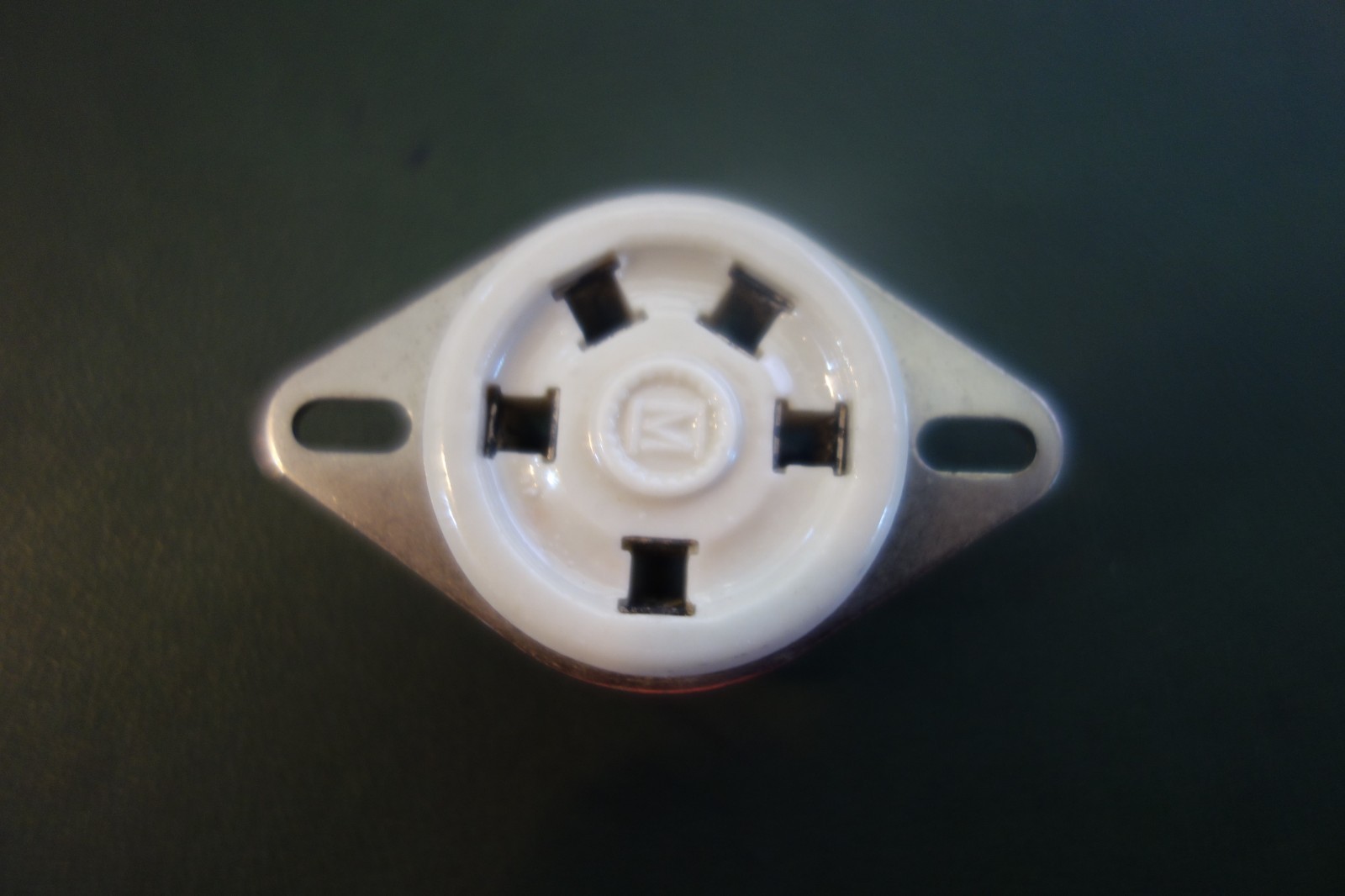 1 Ea 5-Pin James Millen Ceramic Tube Socket for 807 27 76 1 3/4″ Mounting