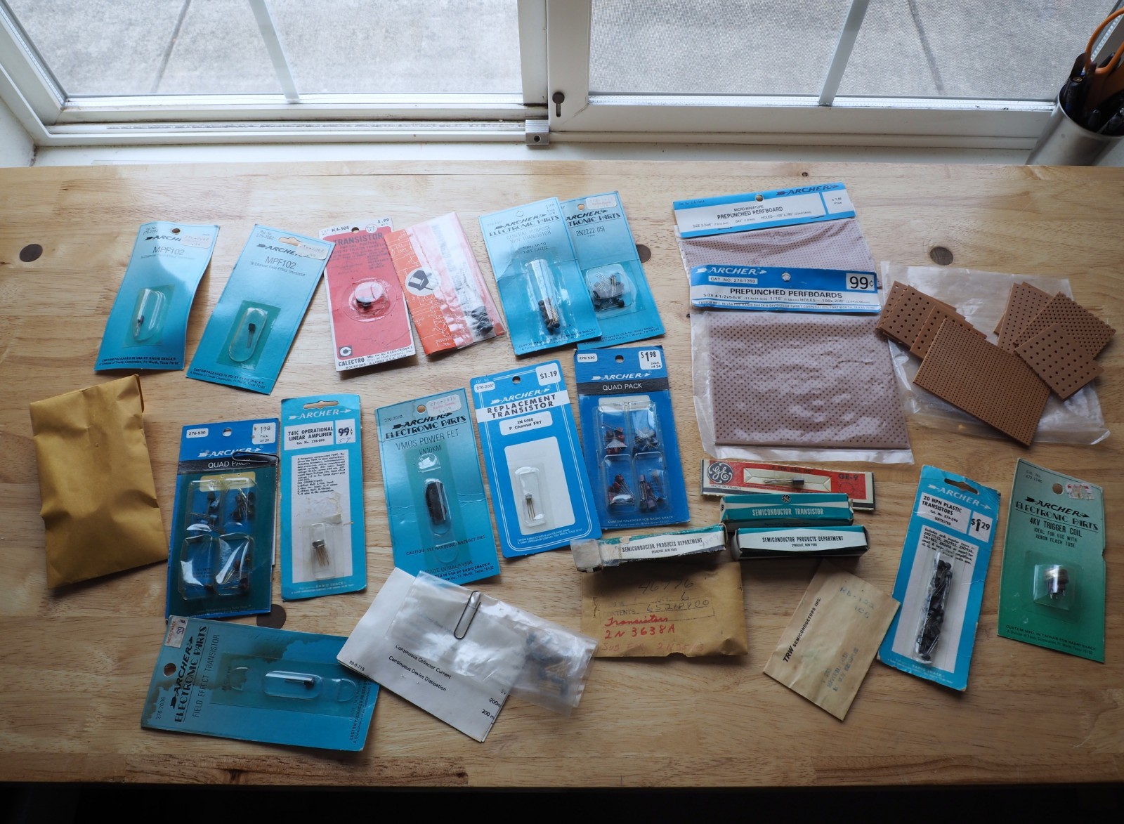 Mixed Lot VTG Transistors & Perfboards – NPN PNP Germanium FET NOS