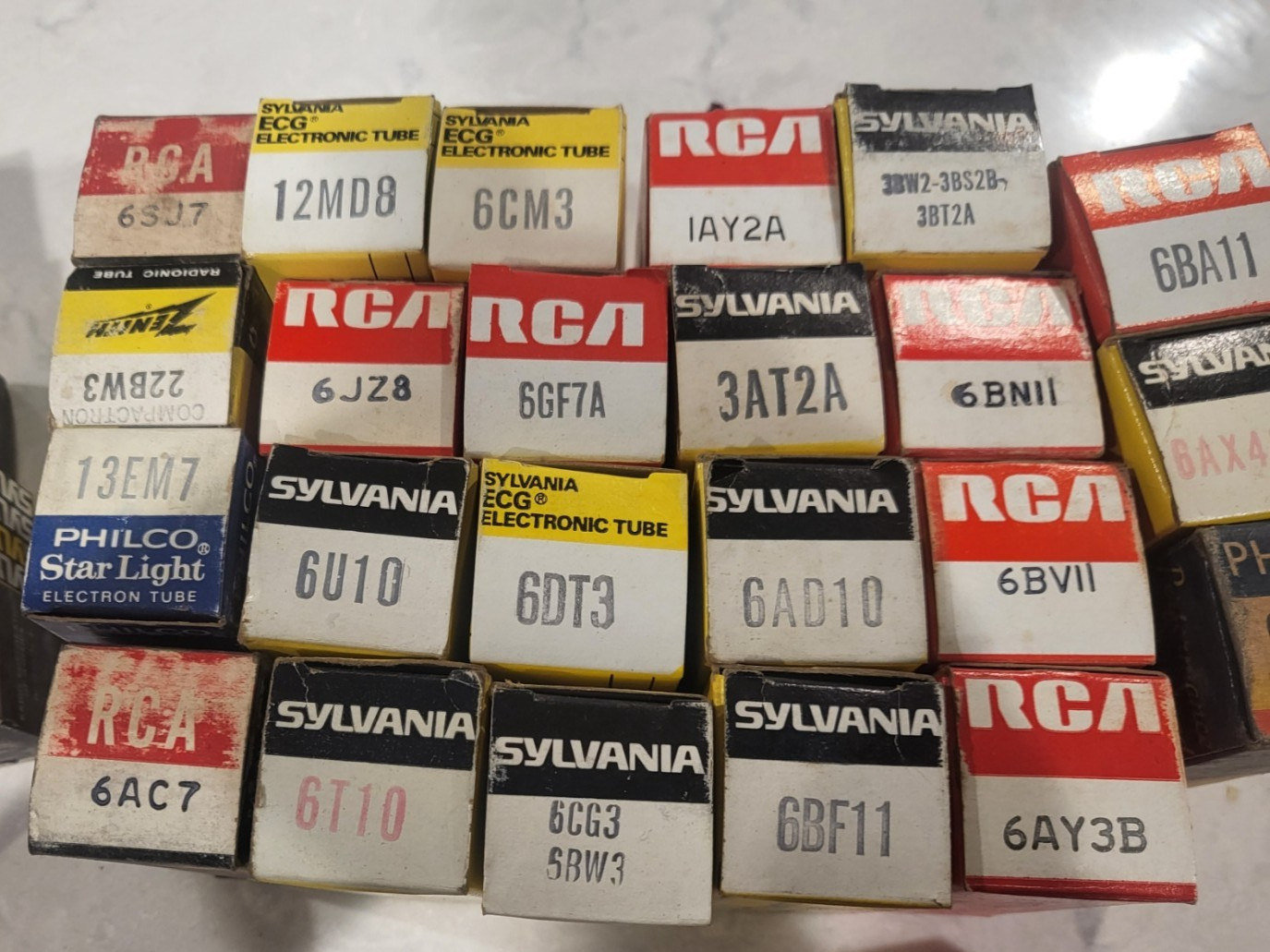 Lot of more than 20 Vacuum Tubes – RCA, Zenith, Philco, Amiral, CBS. Untested