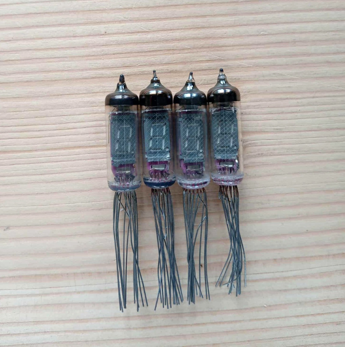 4 X IV-3 Soviet VFD Nixie Tubes. NEW. 100% Tested. NOS.