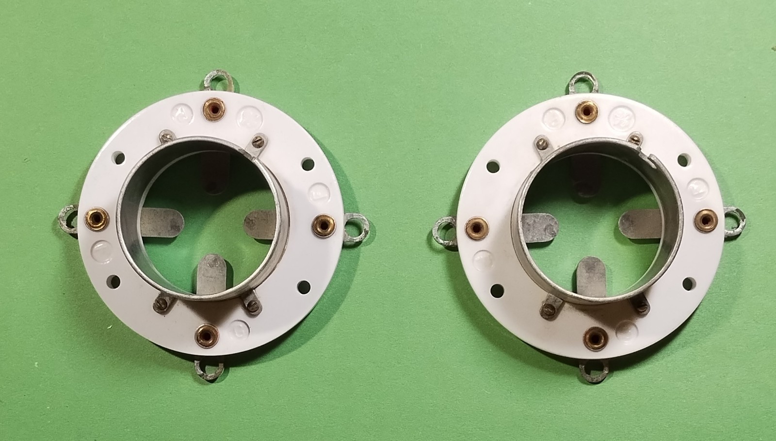 Pair of GE Jumbo 4 Pin Ceramic Tube Socket for VT-4, 211 & 872A Base A4-29