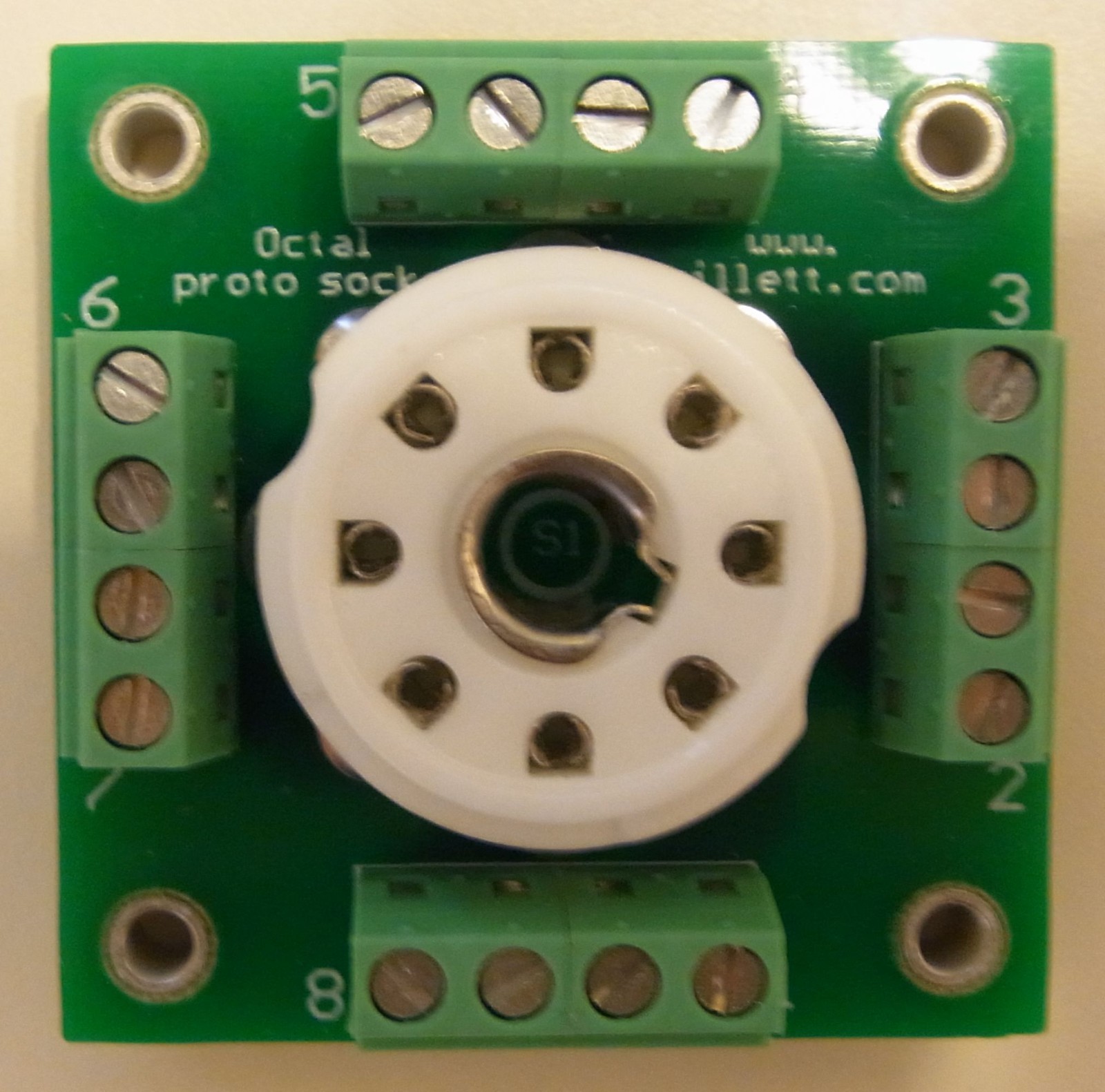 8-pin loctal breadboard / prototype tube socket for DIY experimenting