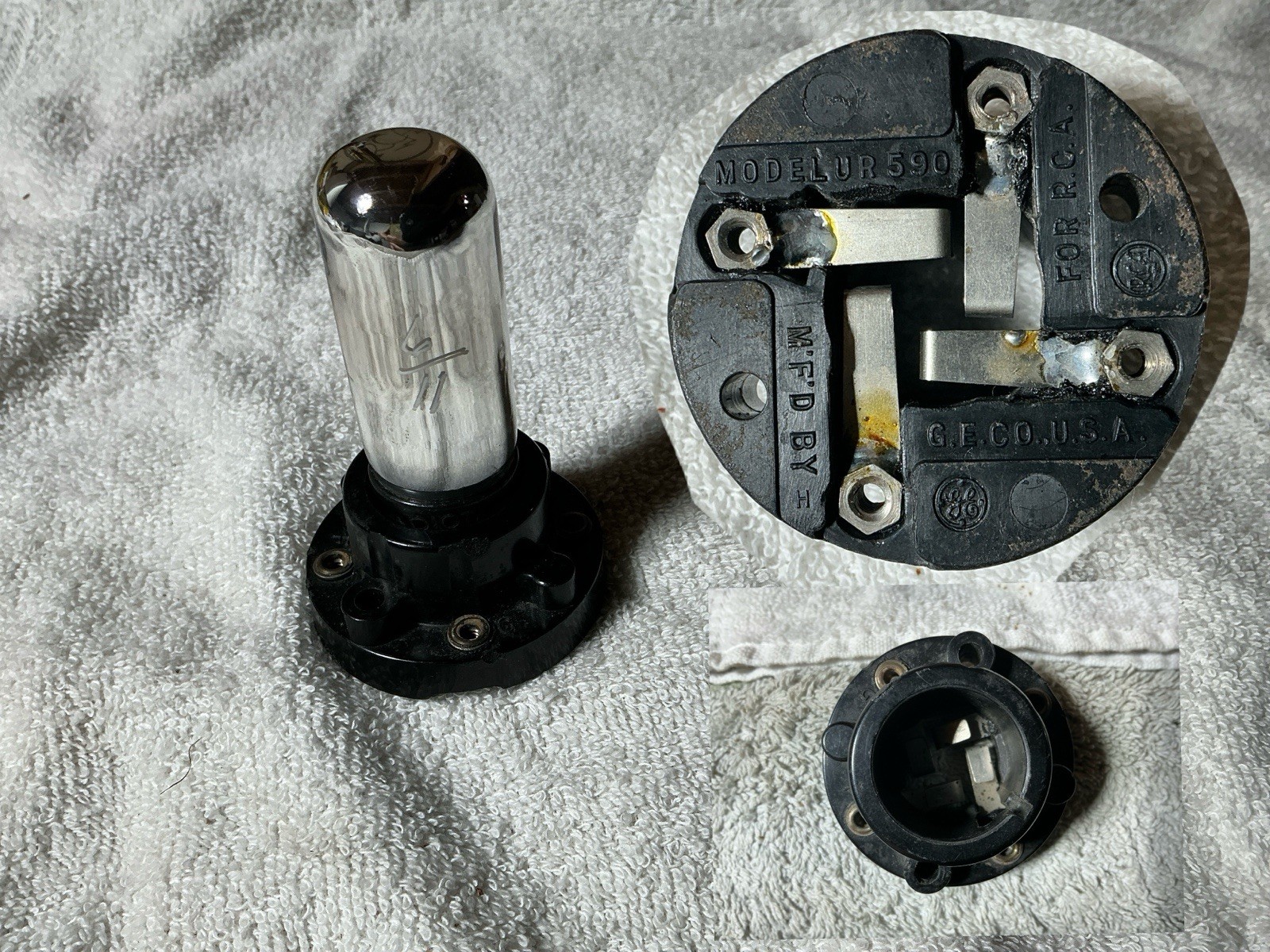 RARE BAKELITE UV-199 tube socket RCA UR-590 4 SHORT PIN MODEL UR590 Made By GE