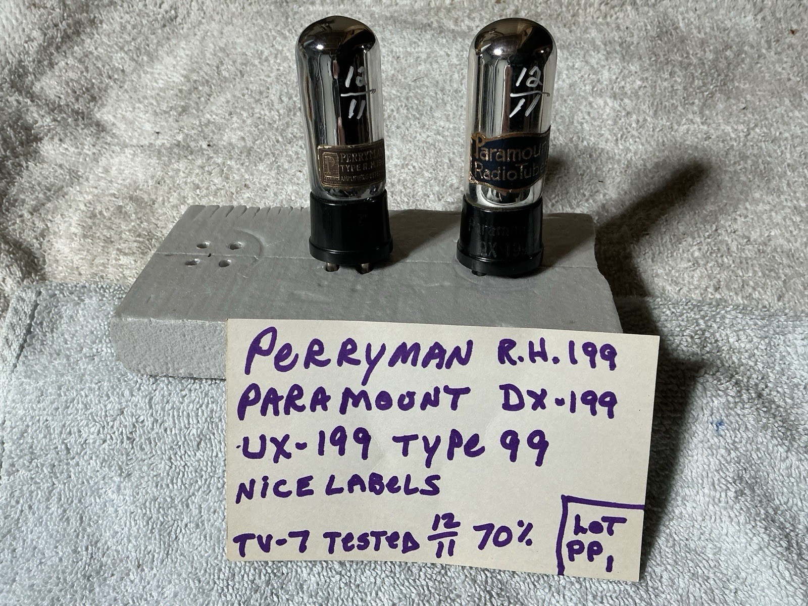 2 Antique UX-199 TYPE 99 RADIO TUBES Detector Amplifier R.H. 199 70% PERRYMAN +