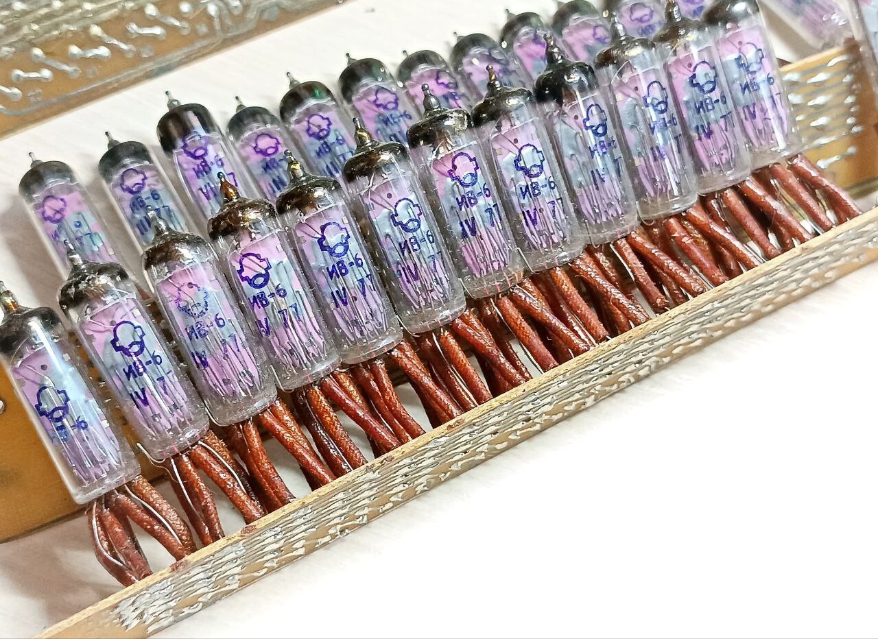 13pcs IV-6 VFD Tube DIGIT DISPLAY NIXIE CLOCK luminescent indicator on the board