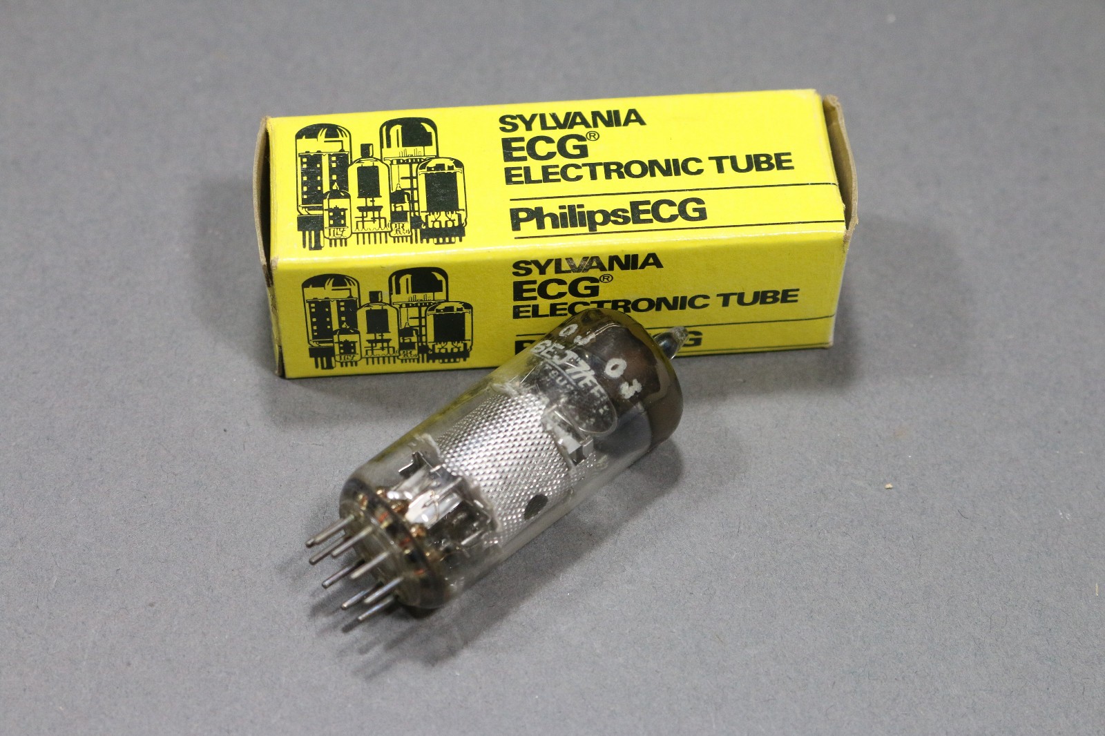 Vintage Sylvania ECG Philips 6EJ7 EF184 Tube Mesh Plate Hickok Tested Strong