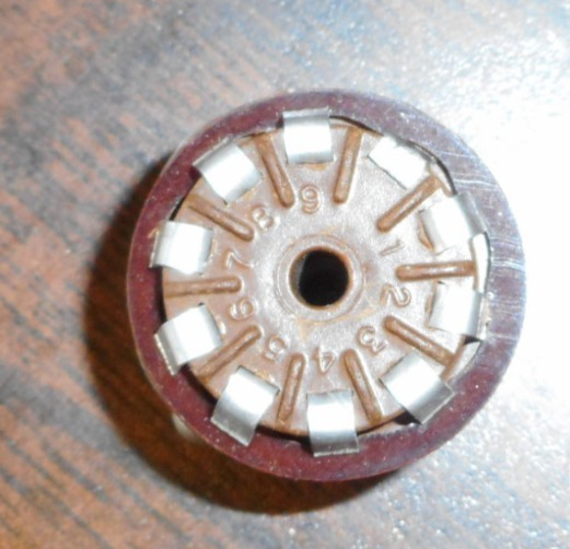 ELCO/ cinch 9 pin tube socket with shield new old stock lot of 33