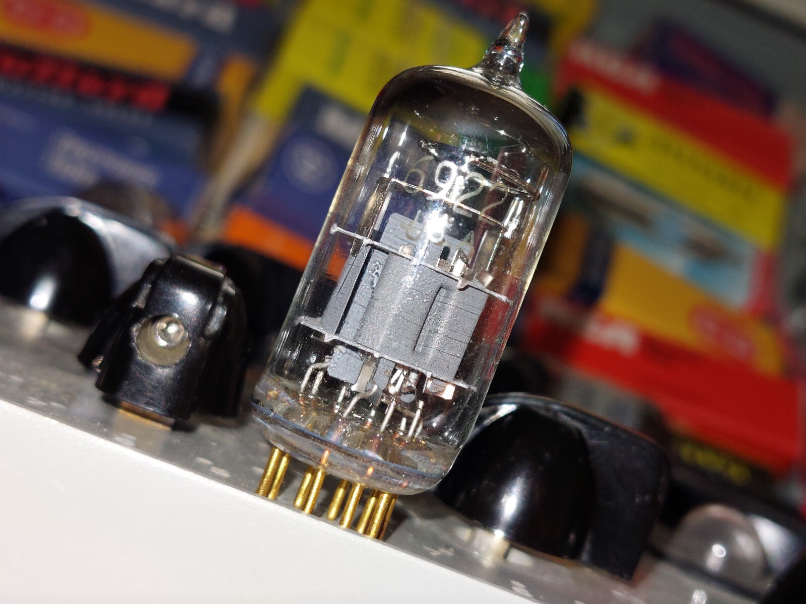 One(1) TV7D/U RE-TEST Good SYLVANIA 6922 E88CC Low-Noise Gold Pins Tube