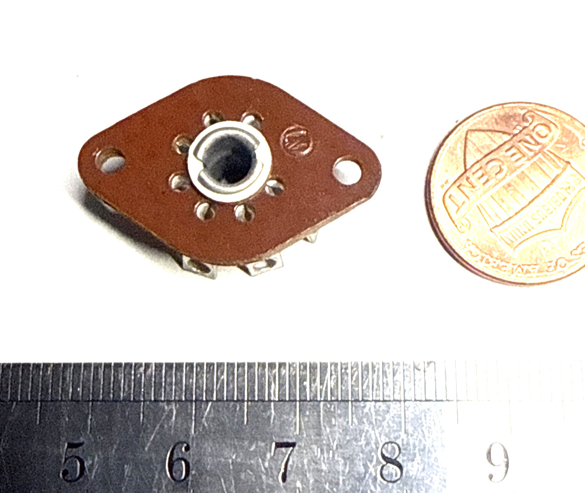 one 7 Pin Miniature Phenolic Wafer Tube Socket NOS bottom mount