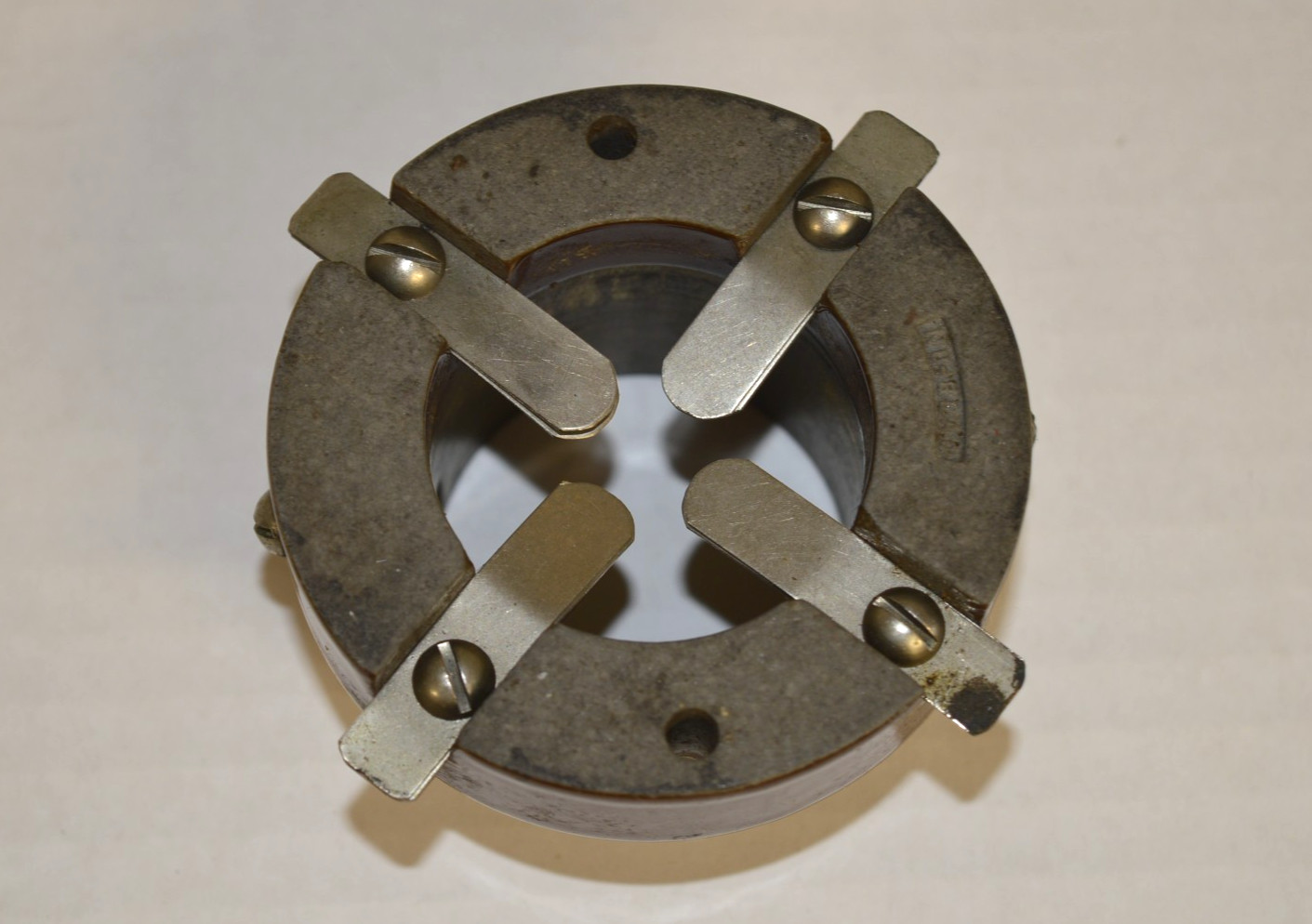 Leeds Radio Ceramic 4 Pin Super Jumbo Bayonet Vacuum Tube Socket