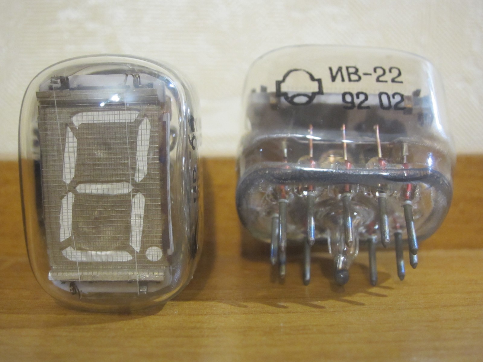 6x IV-22 / IV22 VFD TUBES for CLOCK (NEW, NOS, TESTED 100%)