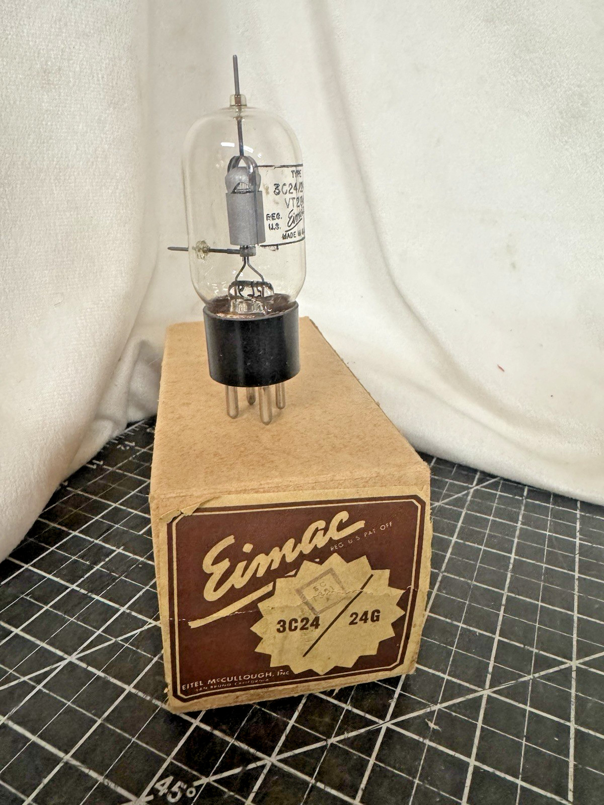 3C24 / 24G / VT-204 Transmitting Tube – NOS – Original Box – Eimac – USA