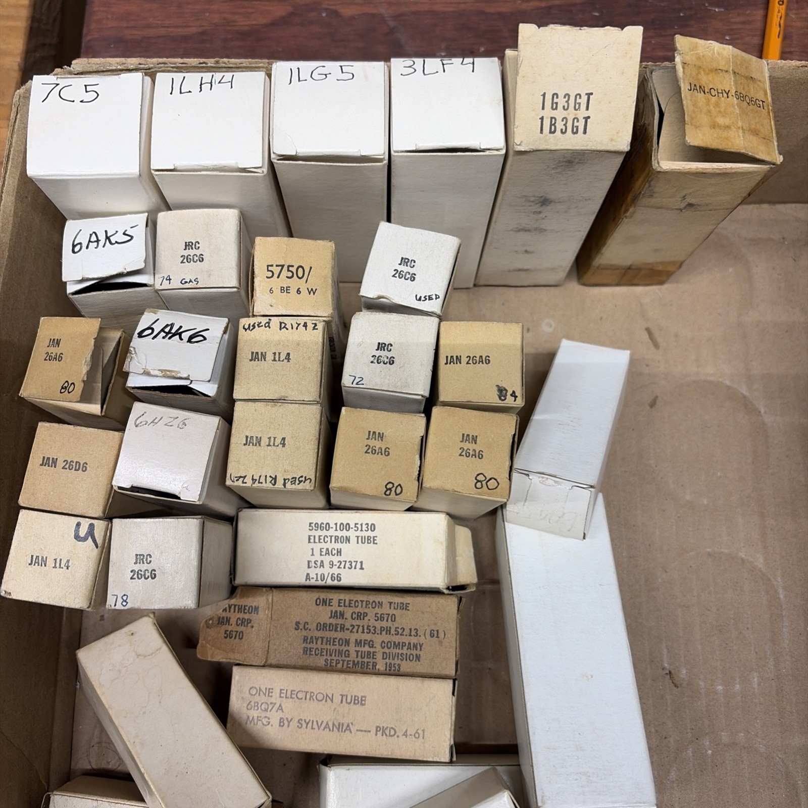 Random Group Of Vintage Electron Tubes Mix May Be Different Than Box