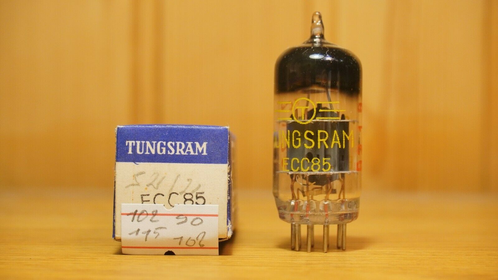 ECC85 TUNGSRAM (6AQ8) APR 61 SILVER PINS, SMALL O-GETTER NOS NIB TESTED