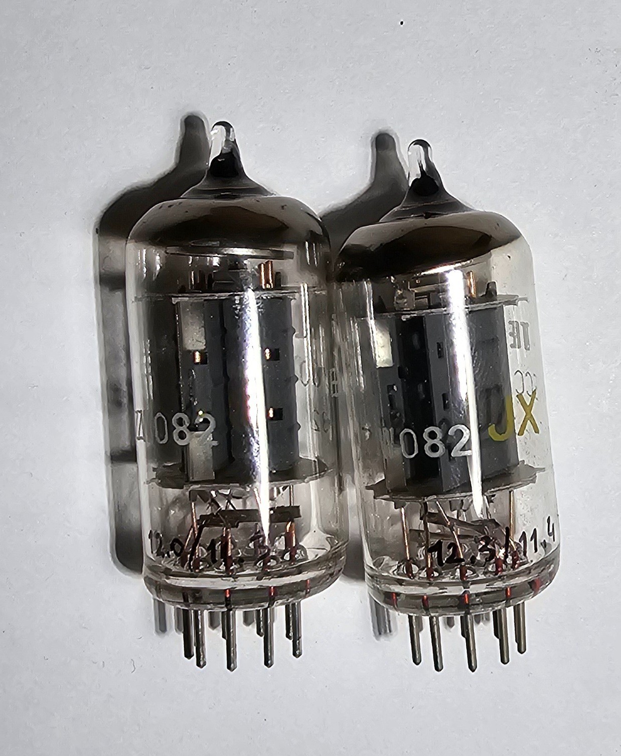 2 x ECC802S Tesla tubes NOS tested strong ecc82 12au7 b329 cv4003 6189