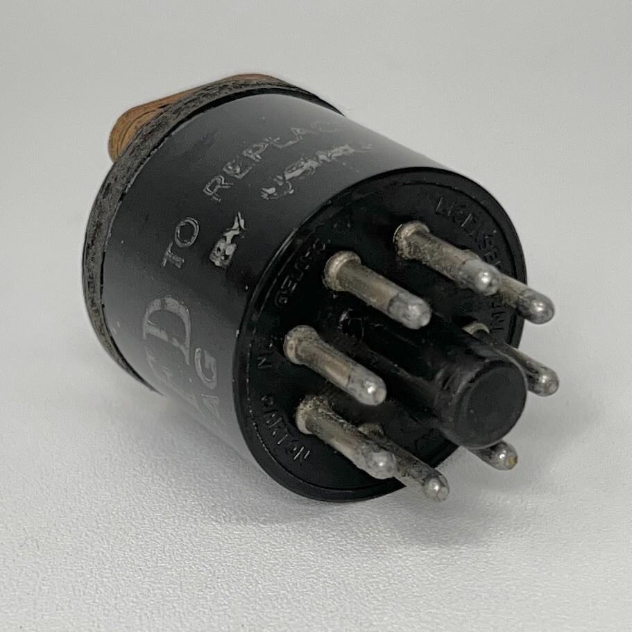 Vintage JFD Sockette 54AG Radio Tube Socket Adapter For 1A7 Tube to 1R5 Tube (e)