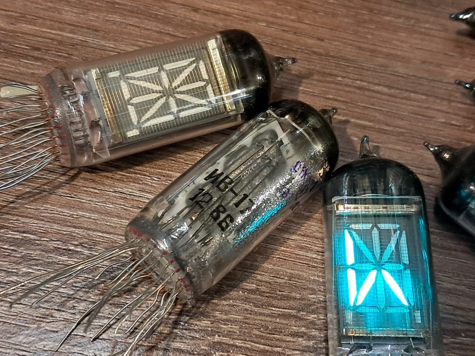 1 x IV-17 tube – Used 18 segmets VFD Tubes – Nixie for DIY – Tube iv17