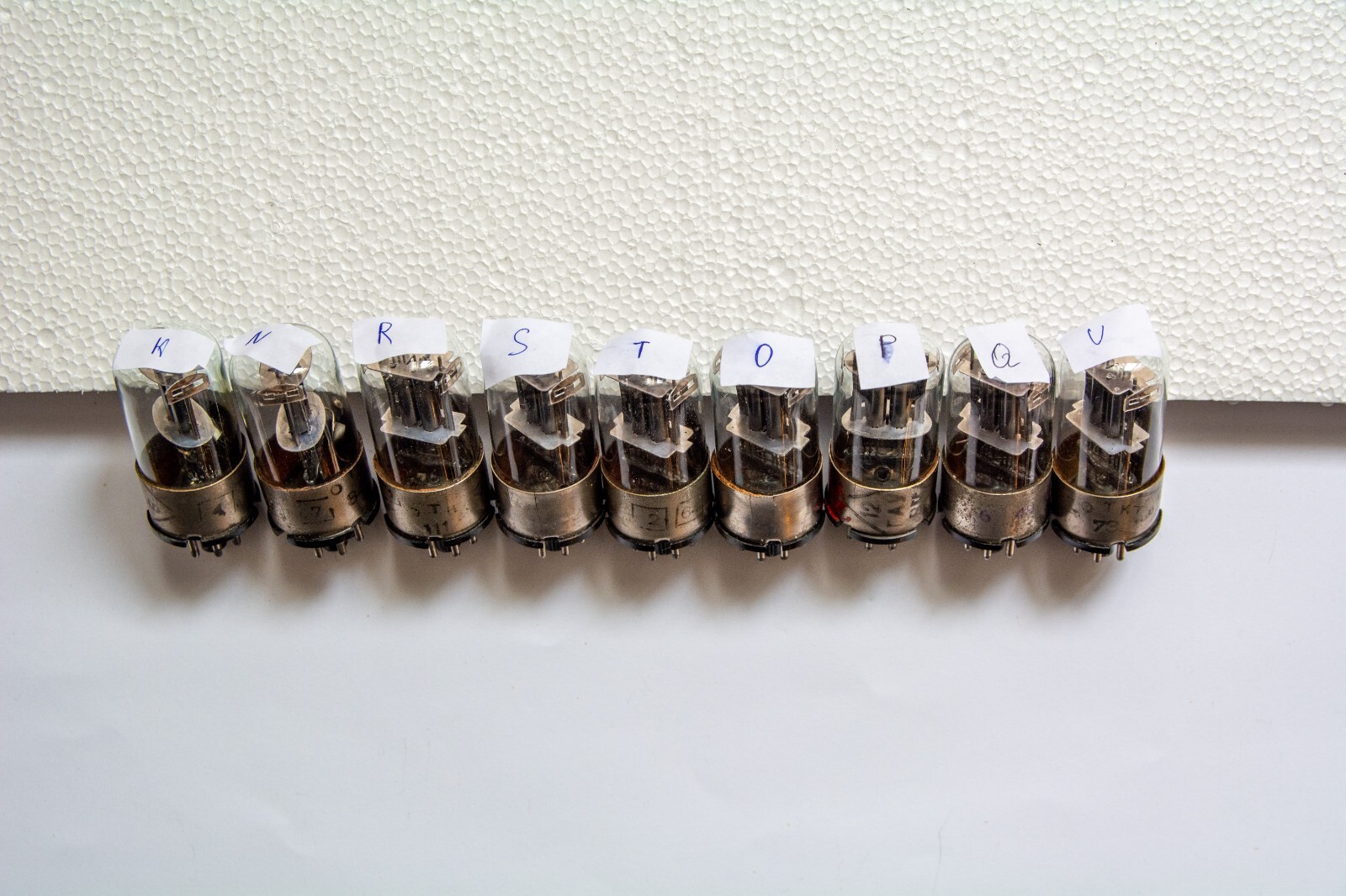 USED. 6N9S (6H9C) / 6SL7 / 1579 MELZ TUBES. METAL BASE.
