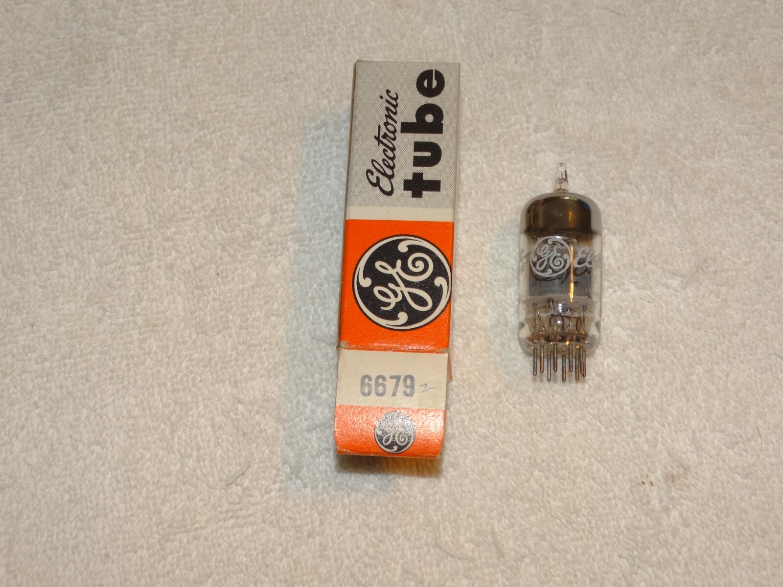 1 x 66879 (12AT7) G.E. Tube*Low Noise *Tested Good*NOS*NIB*#5