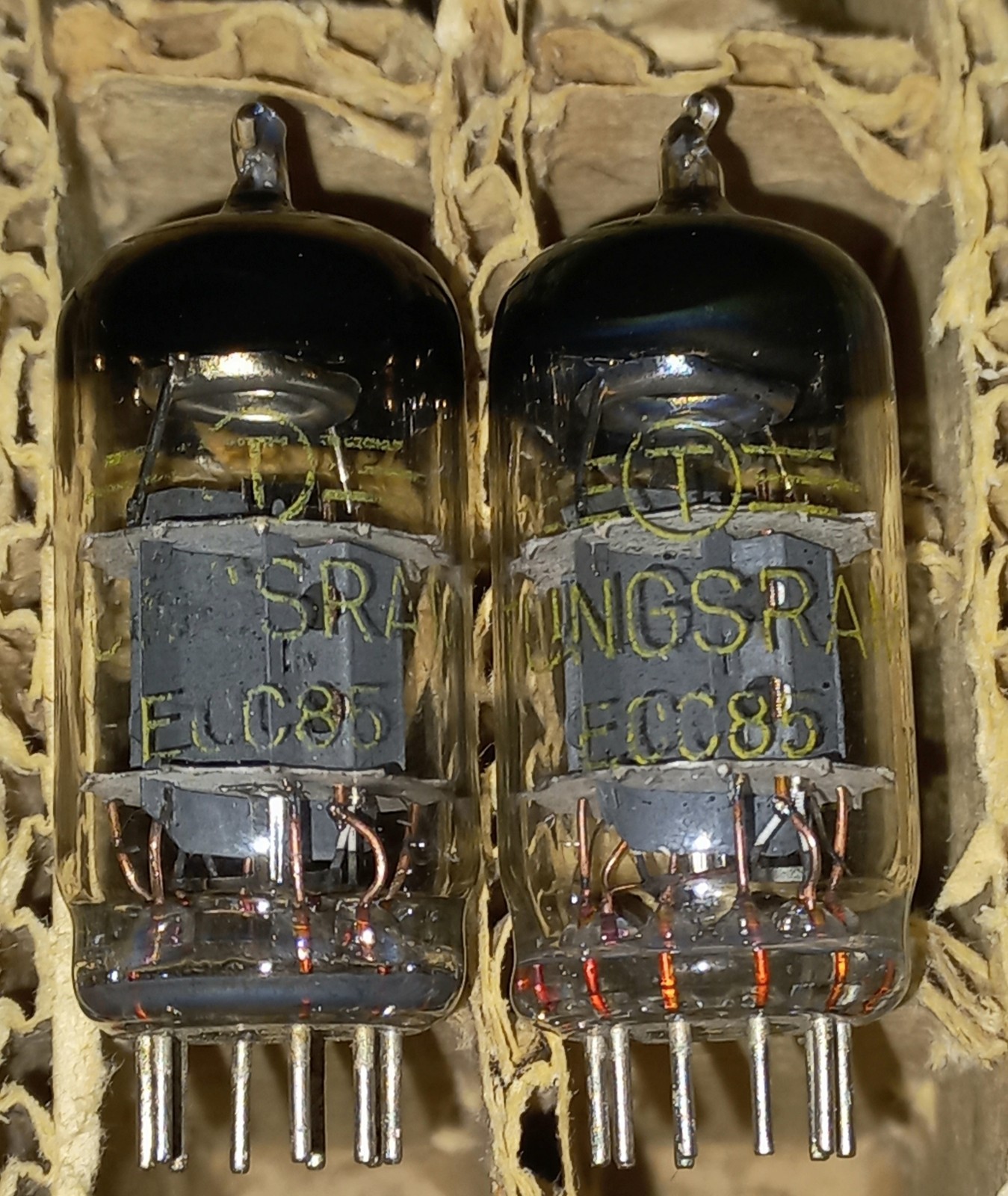 2 x Tungsram ECC85 6AQ8 Tubes