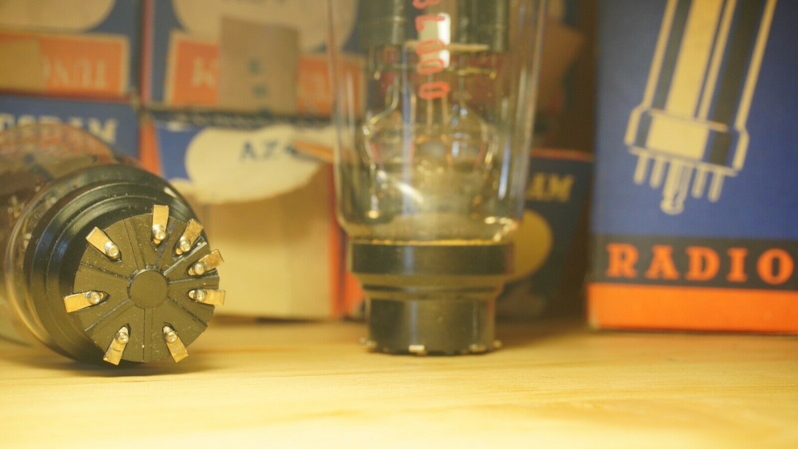 AZ4 WE56 Black Plate Tungsram 50’s Extra Rare NOS NIB Tube Valve 1pc