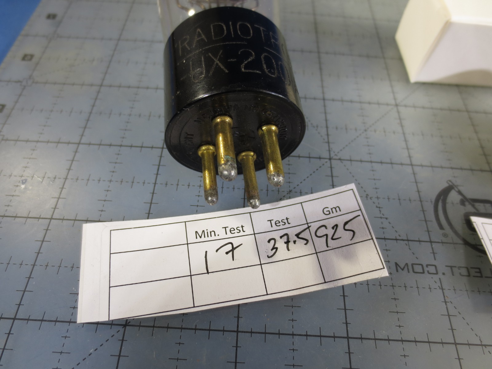 Strong RCA Radiotron UX 200A Tube Type 00A Tube Engraved Base Globe (TESTED TV-7