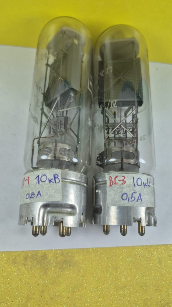 Telefunken RS237 211 VT-4-C Solid Smooth Plate NOS Tested Matched Pair 09/1942