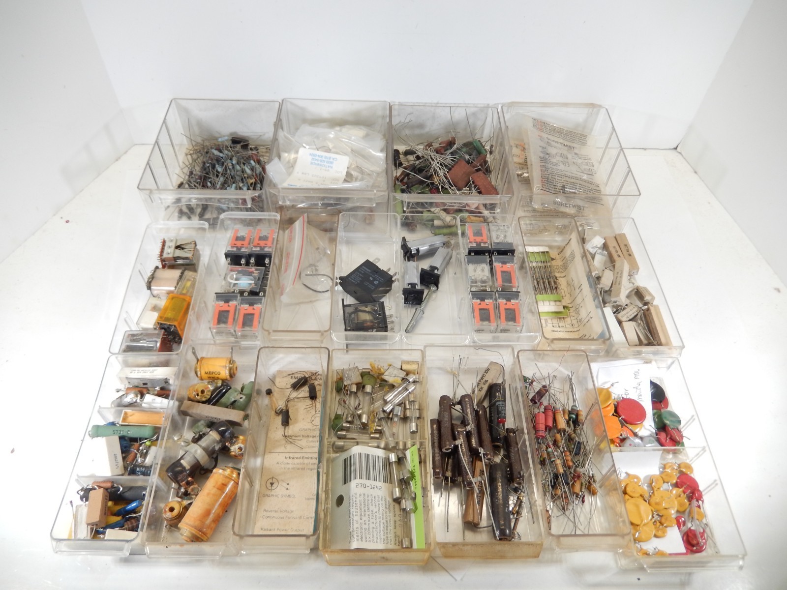 HUGE VINTAGE ELECTRONIC PARTS & VACUUM TUBE COLLECTION AS IS