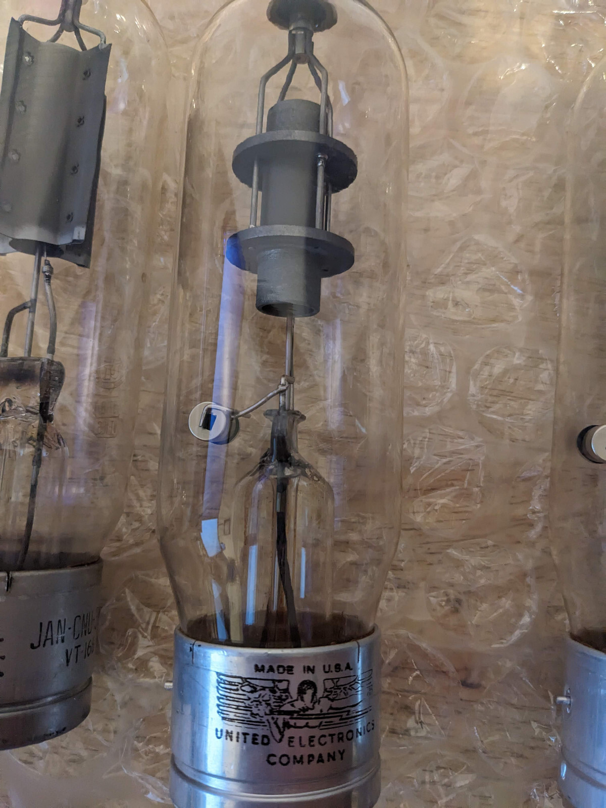 One 371B / VT-166 JAN CUE United Electronics Tube, Filament tested OK. Date 1952
