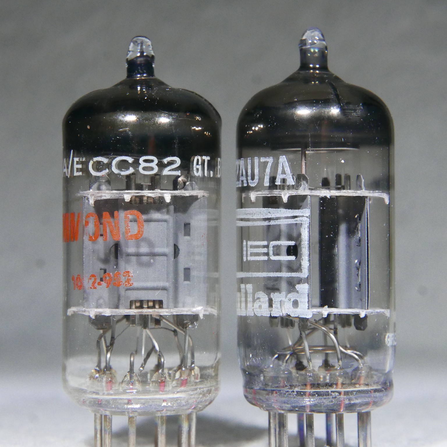 Pair Mullard 12AU7A/ECC82 Short Plate O-Getter Blackburn UK 1968/1965