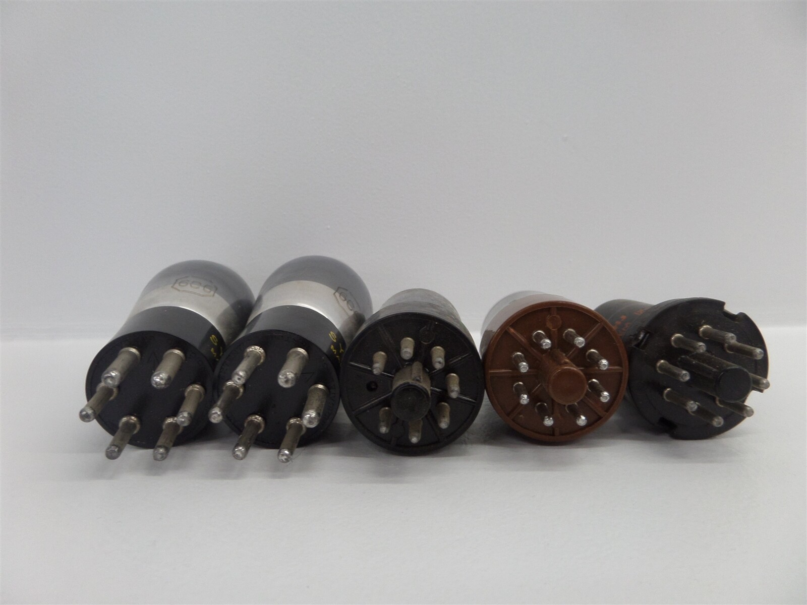 Mixed Lot Of 51 Sylvania 6V6GT 12AX7 6E5 Electron Tubes