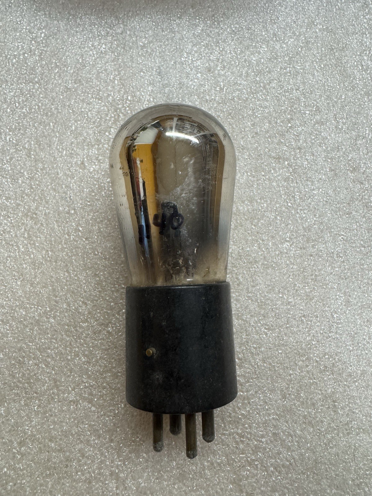 Radiotron UX 201-A Gold Pin Globe 01A Tube