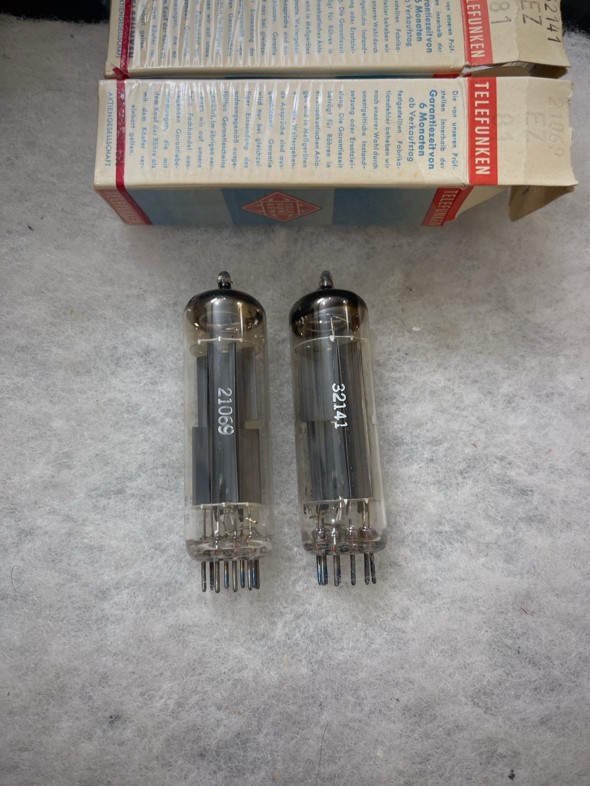 Mullard Telefunken Label EZ81 6CA4 U709 NOS Testing Value Open Box Balanced