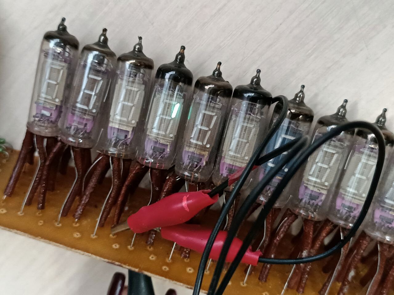 13pcs IV-6 VFD Tube DIGIT DISPLAY NIXIE CLOCK luminescent indicator on the board