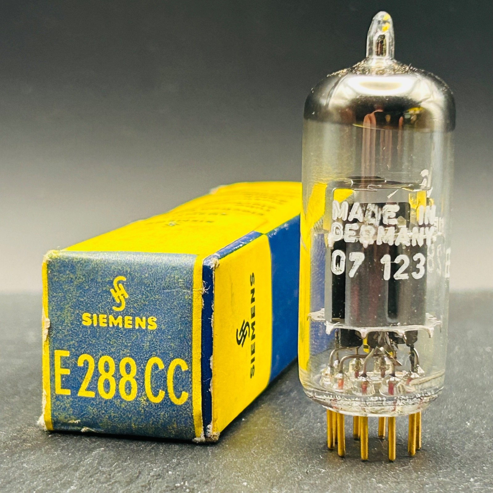 NOS Siemens E288CC Gold Pin Double Triode Tube – Tested Strong – Germany – Boxed