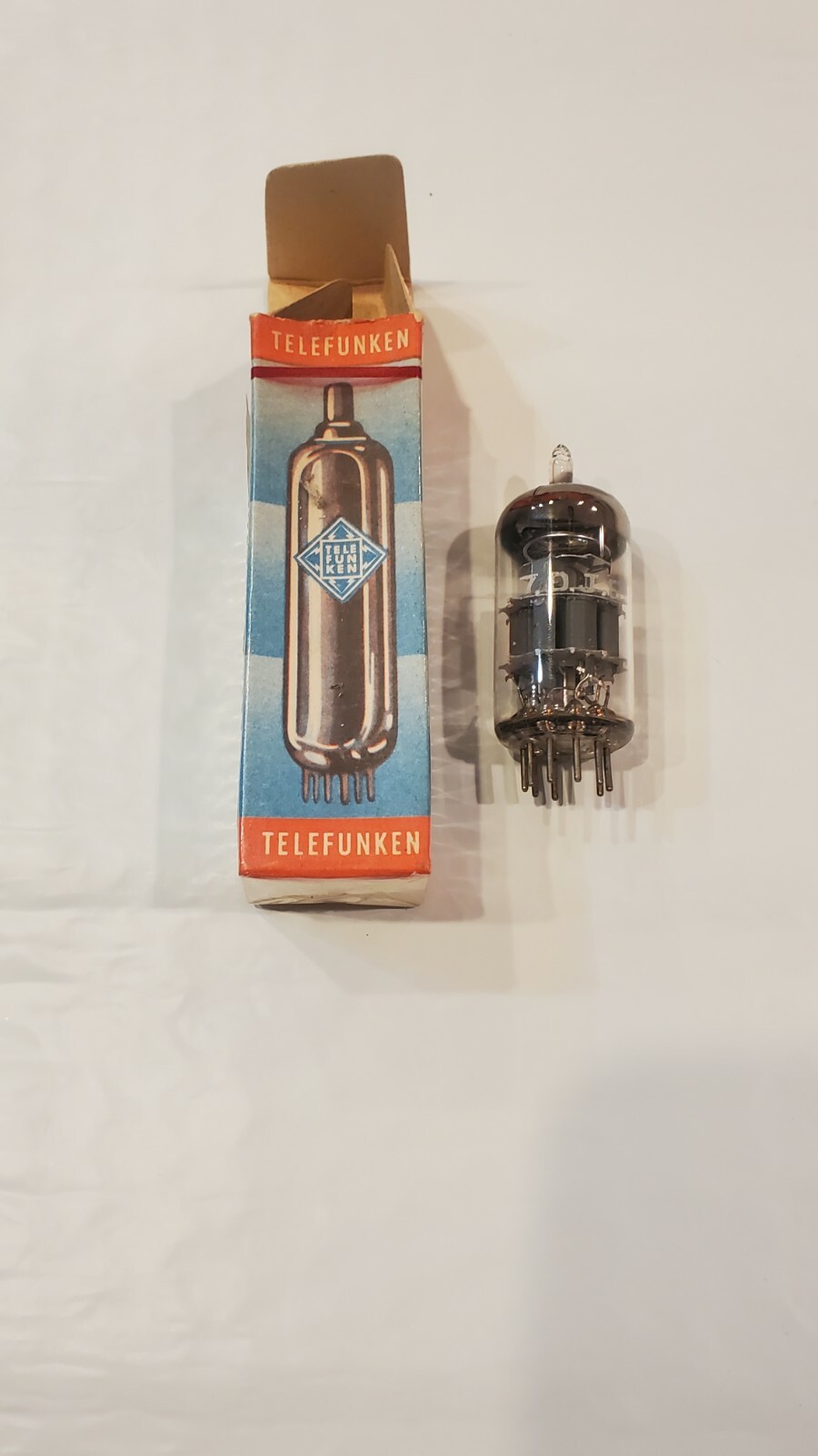 Vintage Telefunken PCC88/7DJ8 Tube