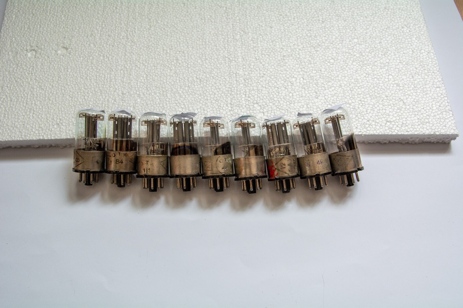 USED. 6N9S (6H9C) / 6SL7 / 1579 MELZ TUBES. METAL BASE.