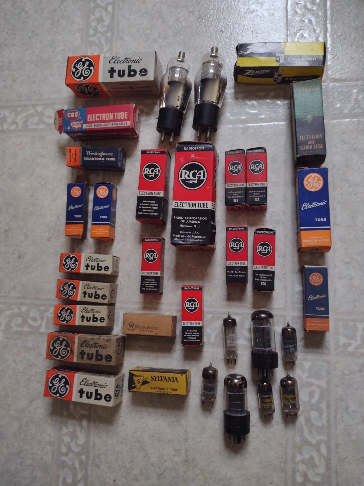Vintage Lot Of Radio Tubes GE RCA ZENITH SYLVANIA WESTINGHOUSE