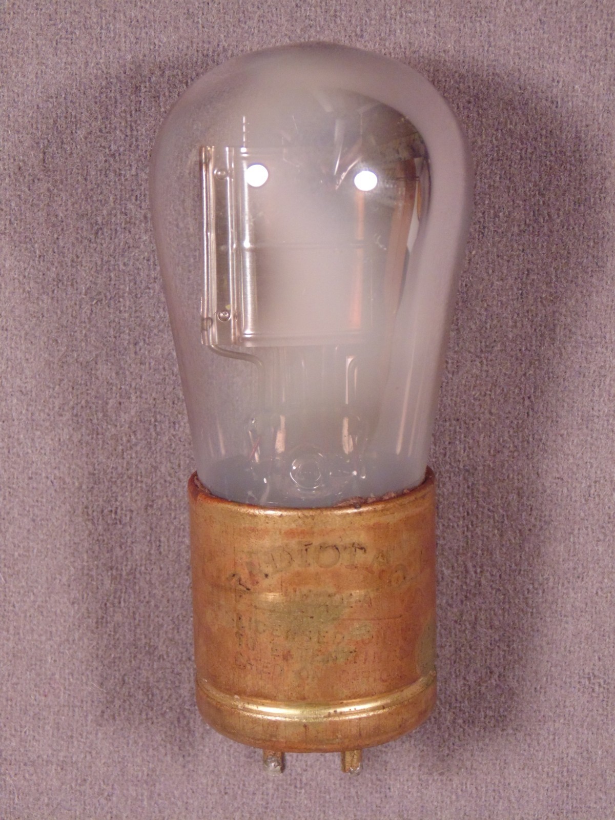 1 UV201-A RADIOTRON Brass Base Globe HiFi Antique Radio Amp 01A Vacuum Tube