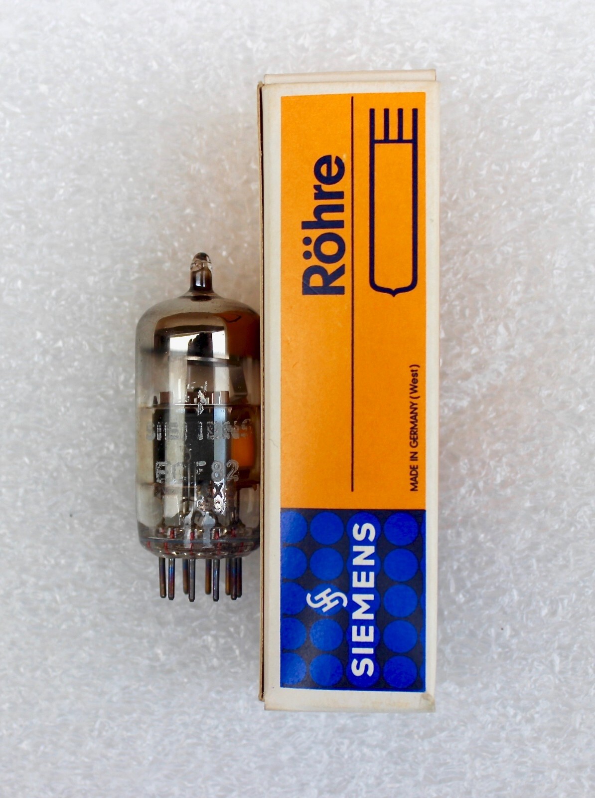ECF82 Siemens Matched pair, O getter, tested with AVO CT 160