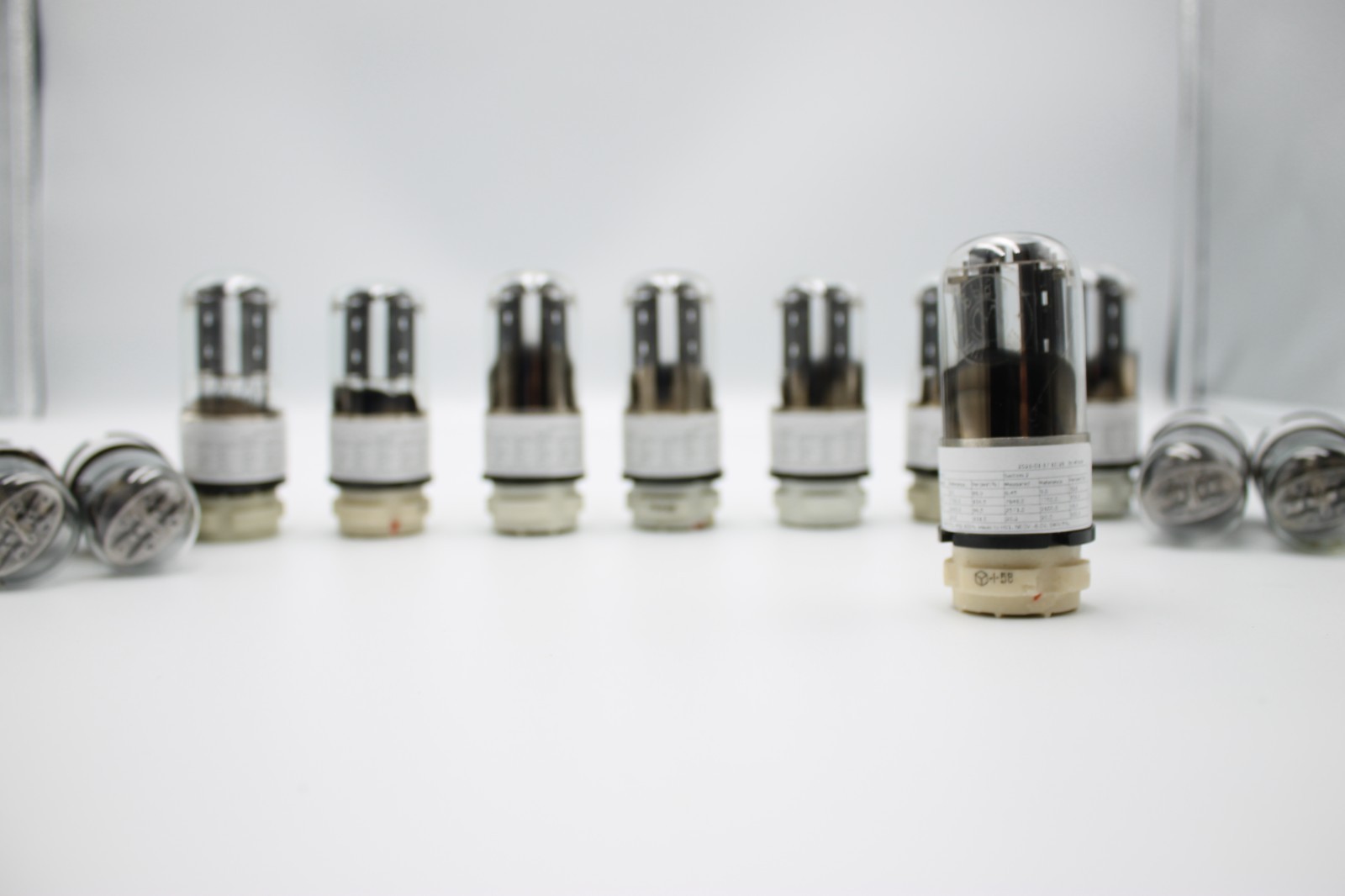 1 PCS 6N8S / 6N8S / 6SN7 / 1578 / ECC32. MELZ. Metal Base. Etracer Tested.
