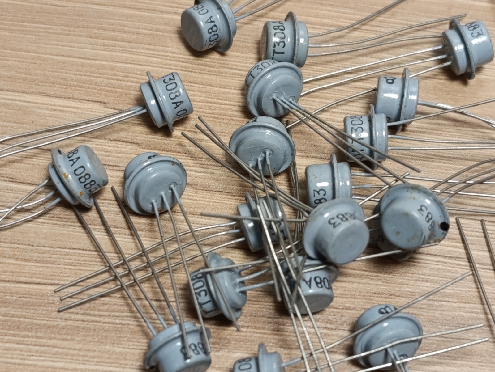 20pcs. GT308A Germanium Transistor PNP Fuzz Face USSR = 1T308A 1981 date