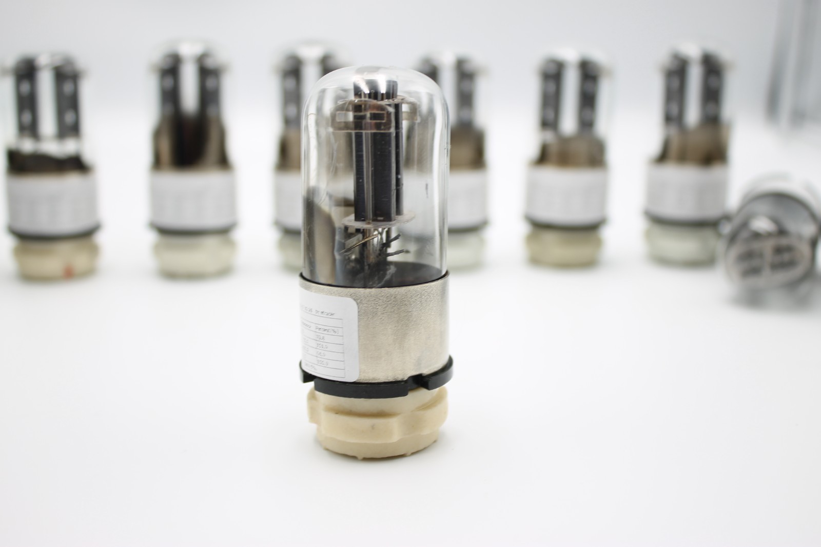 1 PCS 6N8S / 6N8S / 6SN7 / 1578 / ECC32. MELZ. Metal Base. Etracer Tested.