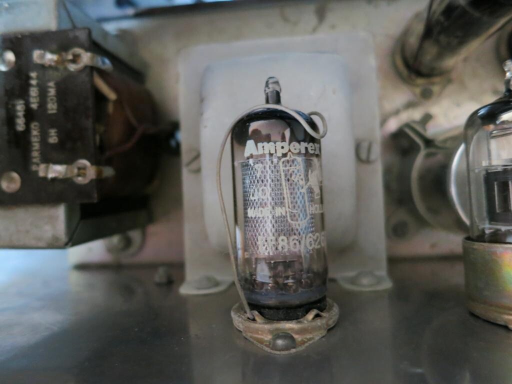 NOS 1958 PHILIPS-MINIWATT EF86 SITTARD, U.K. TUBE D-GETTTER for VOX AC-10 AMP