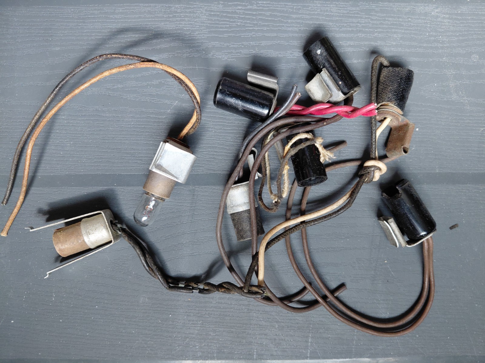 Assorted vintage tube radio light bulb sockets