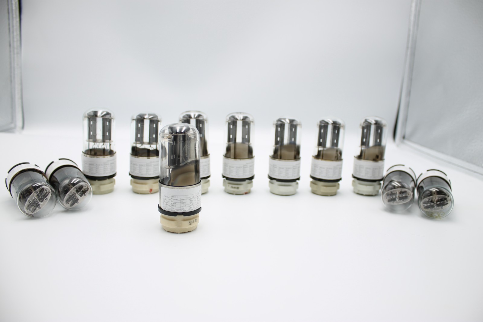 1 PCS 6N8S / 6N8S / 6SN7 / 1578 / ECC32. MELZ. Metal Base. Etracer Tested.